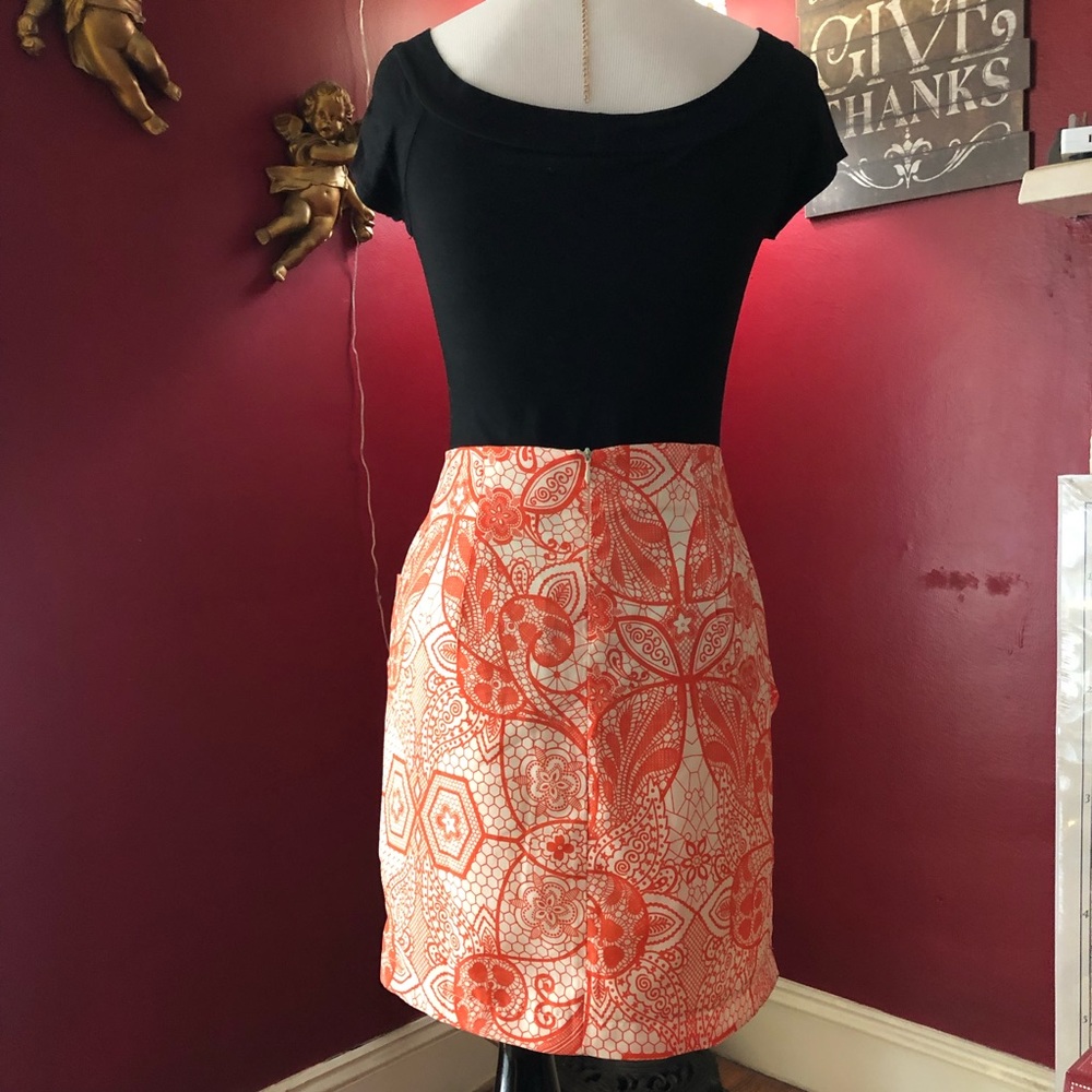 Pleated Side Deep Pocket Design - Picture 2 of 12